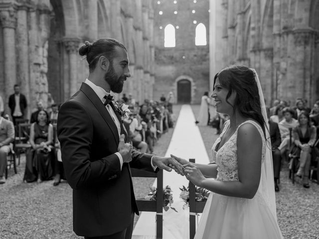 Il matrimonio di Daniele e Sofia a Chiusdino, Siena 29