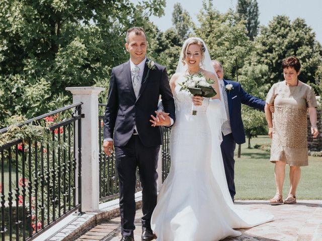 Il matrimonio di Mattia e Elena a  Zelarino, Venezia 11