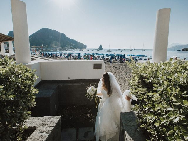 Il matrimonio di Paolo e Sonia a Lipari, Messina 28