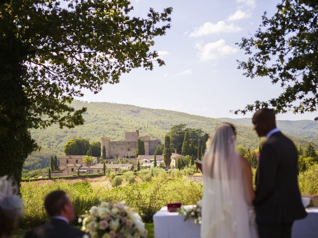 Il matrimonio di Louis e Hanna a Gaiole in Chianti, Siena 29
