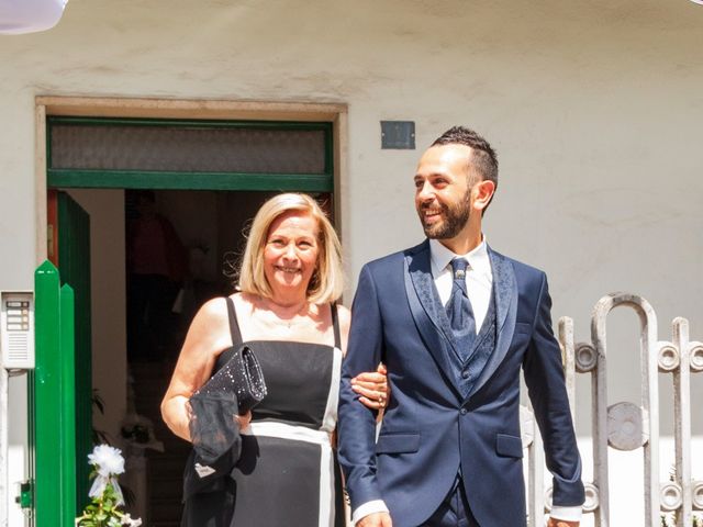 Il matrimonio di Manuela  e Giuseppe Lucantoni a Morro d&apos;Oro, Teramo 11