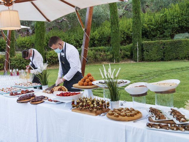 Il matrimonio di Manuela  e Giuseppe Lucantoni a Morro d&apos;Oro, Teramo 17