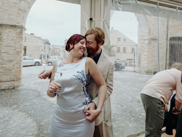 Il matrimonio di Nikki e Tim a Petritoli, Fermo 25