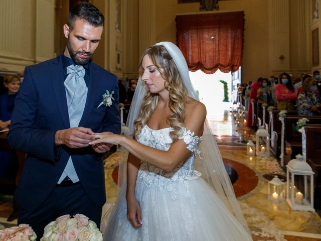 Il matrimonio di Luca e Isabella a Castel San Pietro Terme, Bologna 9