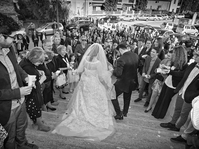Il matrimonio di Claudio e Anastasia a Porto San Giorgio, Fermo 33