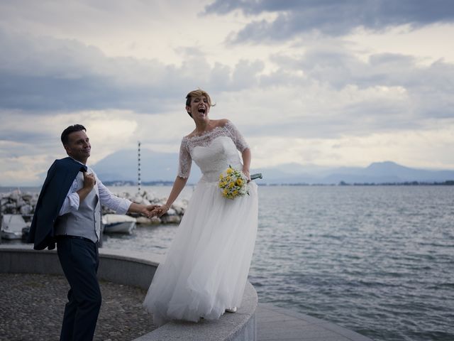 Il matrimonio di Luciano e Monica a Desenzano del Garda, Brescia 33