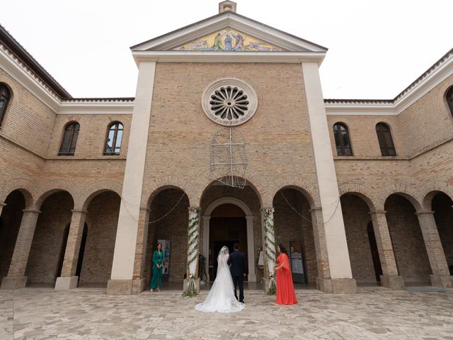 Il matrimonio di Mariaelena e Natale a Giulianova, Teramo 16
