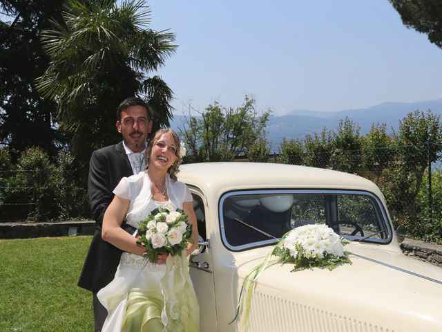 Il matrimonio di Michele e Alessandra a Laveno-Mombello, Varese 12