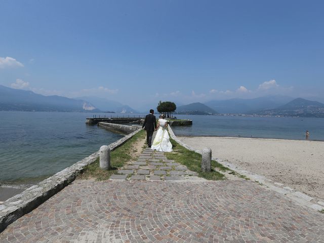 Il matrimonio di Michele e Alessandra a Laveno-Mombello, Varese 14