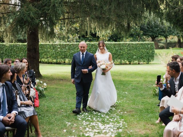 Il matrimonio di Manuel e Elena a Santa Maria Hoè, Lecco 27