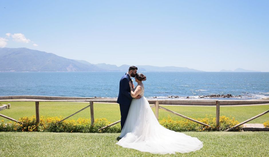 Il matrimonio di Enrico e Flora a Torre del Greco, Napoli
