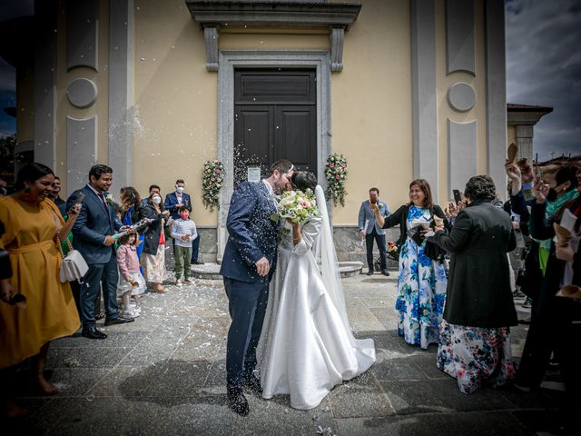 Il matrimonio di Natasha e Stefano a Capiago Intimiano, Como 32