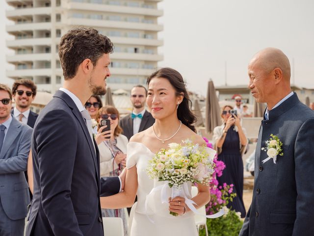 Il matrimonio di Pierfrancesco e Xiaoge a Jesolo, Venezia 7
