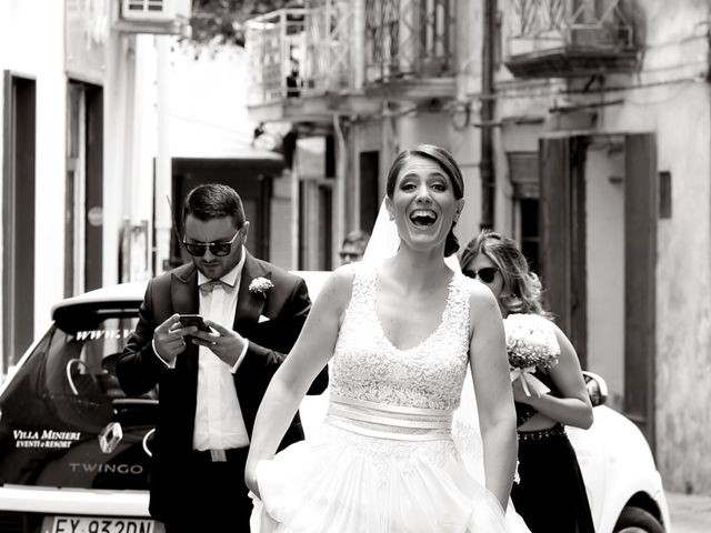 Il matrimonio di Daniele e Marilena a Camposano, Napoli 14