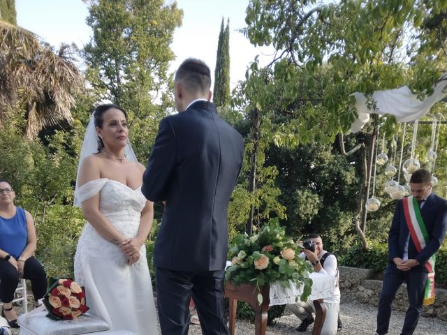 Il matrimonio di Nevia  e Lorenzo  a Borgo San Lorenzo, Firenze 2