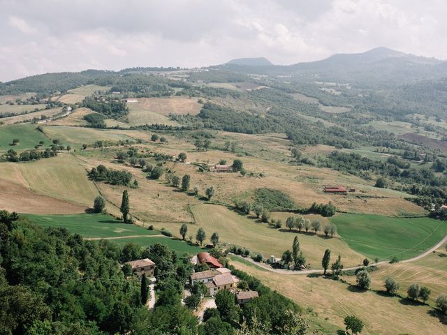 Il matrimonio di Marco e Maria a San Leo, Pesaro - Urbino 7