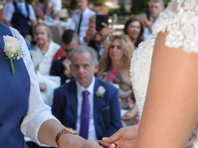 Il matrimonio di Luisa e Katie a Napoli, Napoli 29