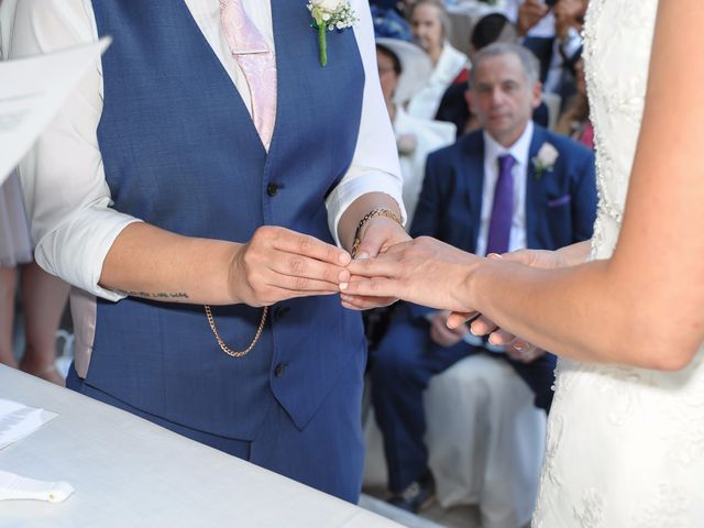 Il matrimonio di Luisa e Katie a Napoli, Napoli 31