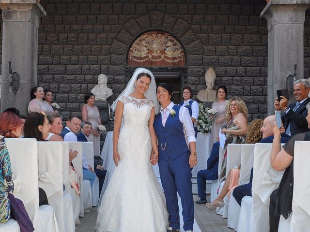 Il matrimonio di Luisa e Katie a Napoli, Napoli 33