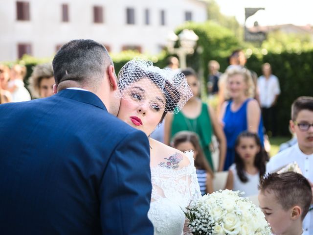 Il matrimonio di Cristian e Valentina a Ceriano Laghetto, Monza e Brianza 12