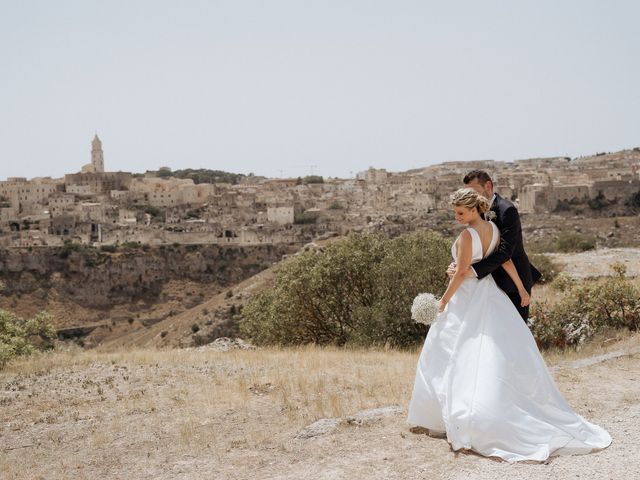 Il matrimonio di Enxhi e Mariano a Grassano, Matera 23