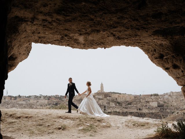 Il matrimonio di Enxhi e Mariano a Grassano, Matera 27