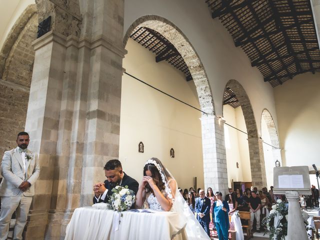 Il matrimonio di Mariangela e Francesco a Carpineto della Nora, Pescara 17