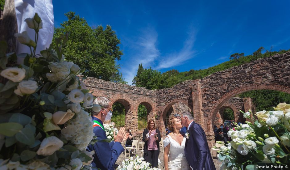Il matrimonio di Giovanni e Sabrina a Montecatini Val di Cecina, Pisa