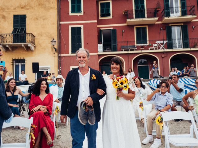 Il matrimonio di Mauro e Robin a Moneglia, Genova 21