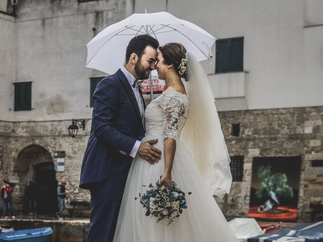 Il matrimonio di Martino e Laura a Monopoli, Bari 17