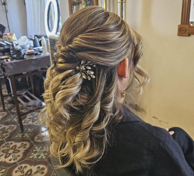 Glo.ve Hair Studio - 1