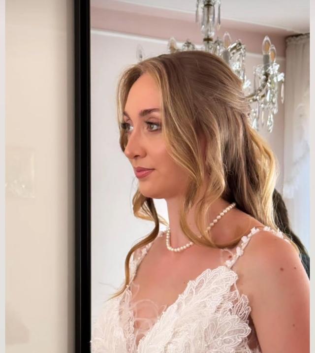 Cez Villegas Make-up Artist - 1