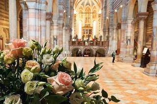 Alice & Flowers - 18