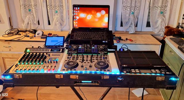 Berardi Schubert DJ & Event Service - 1