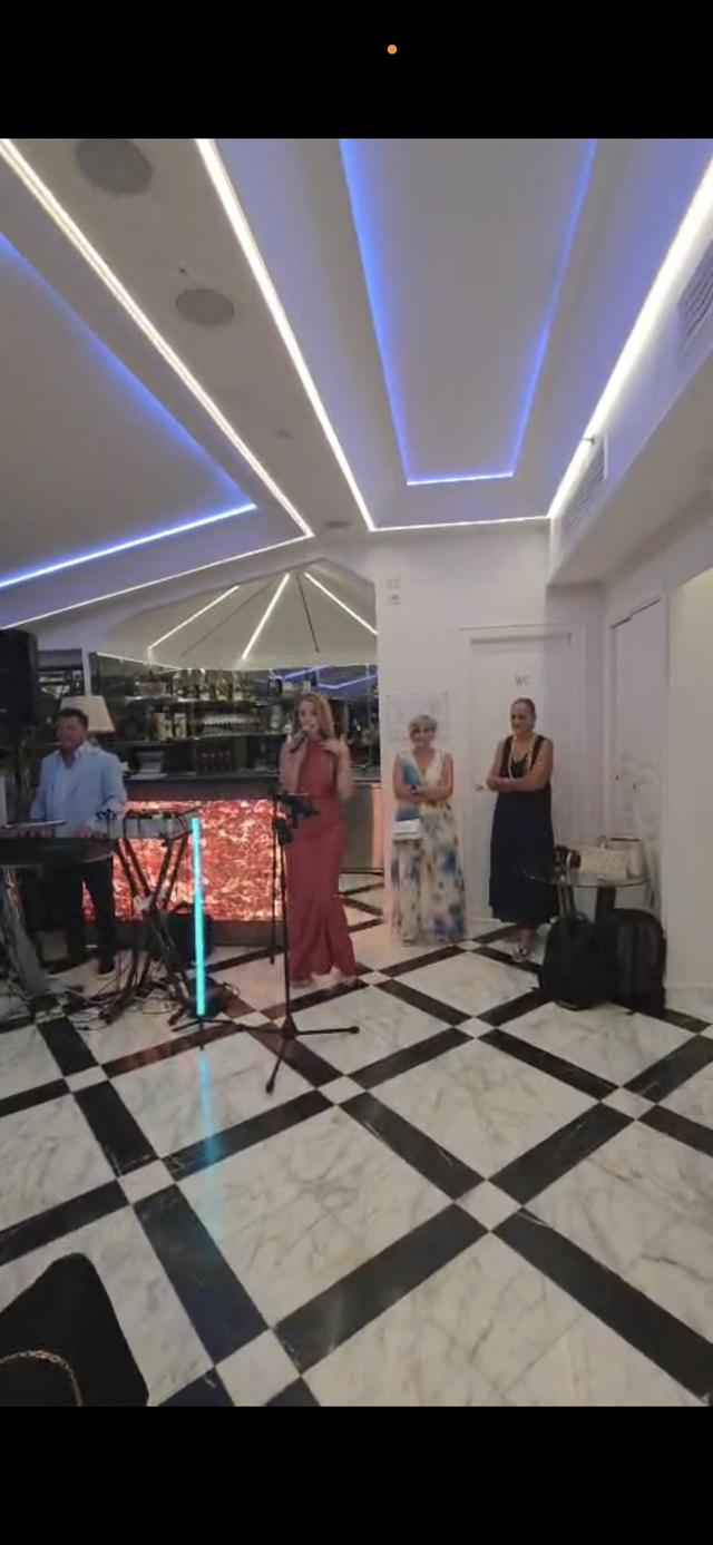 Arianna Vespucci Music - 2