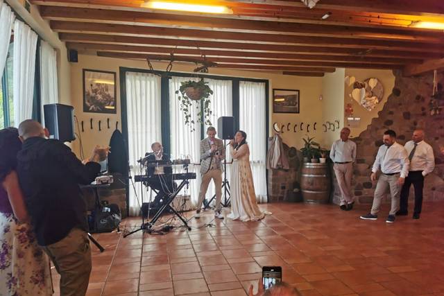 Adriano Dj e Music Live 4