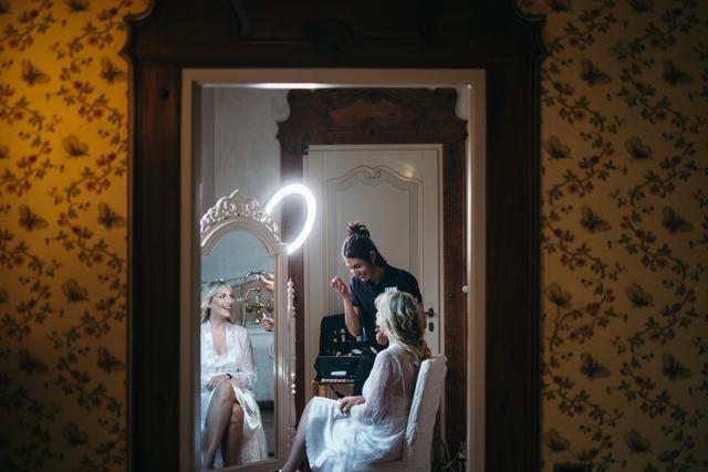 Yassine Make-Up & Hairstyle - 1