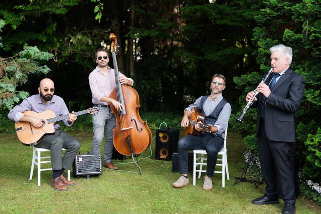 Hot Italian Swing - 4