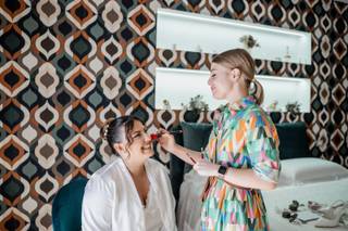 Debbie Make-up - 13