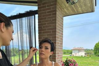 Em.Make - up Artist - 13
