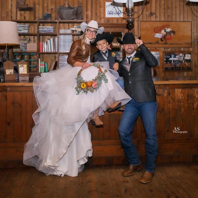 Cowboys Guest Ranch - 2