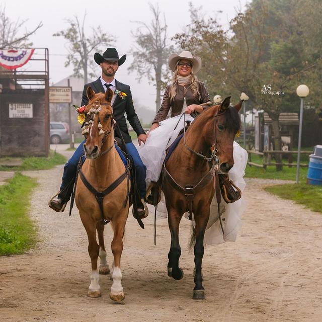 Cowboys Guest Ranch - 4