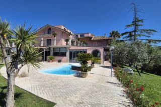 Queen Hotel Romantic House - 5