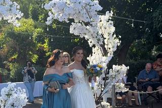 Novias Wedding Store - 10