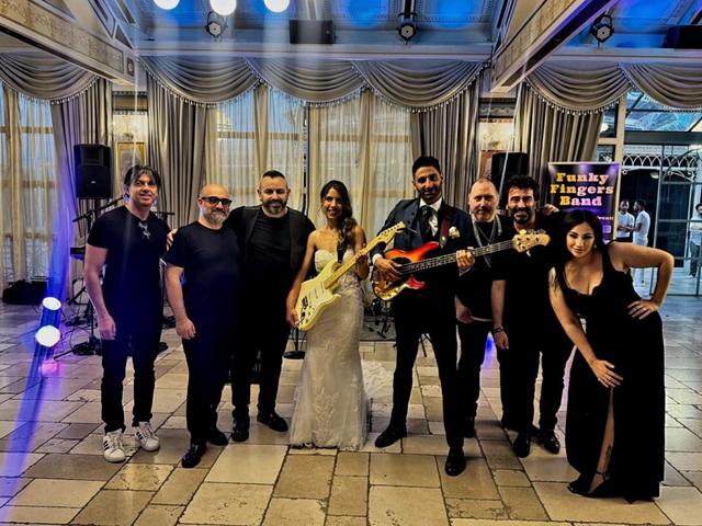 Funky Fingers Band - 1