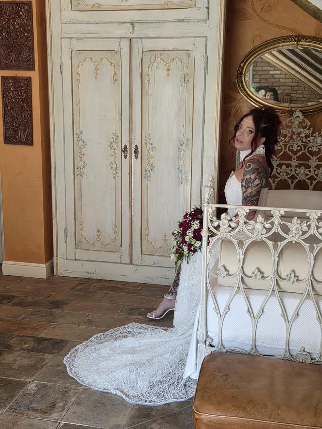 E. L. Hair & Make-Up - 2