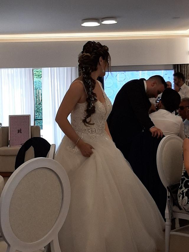 Elisa Leonardi Hair Styles - 3