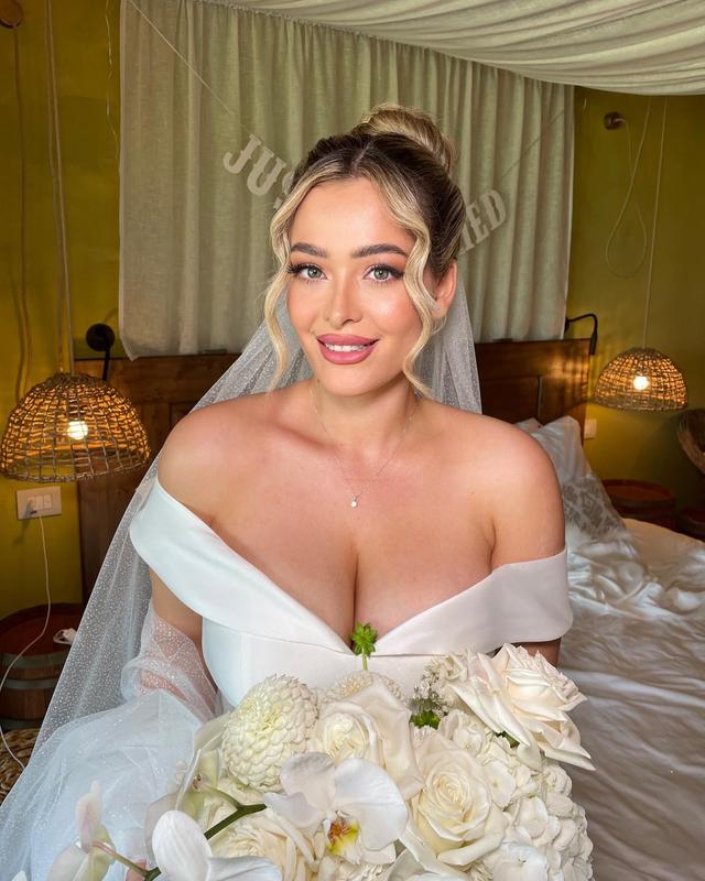 Julia Mua - 2