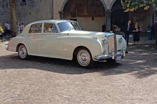 Bentley Auto Noleggio - 17