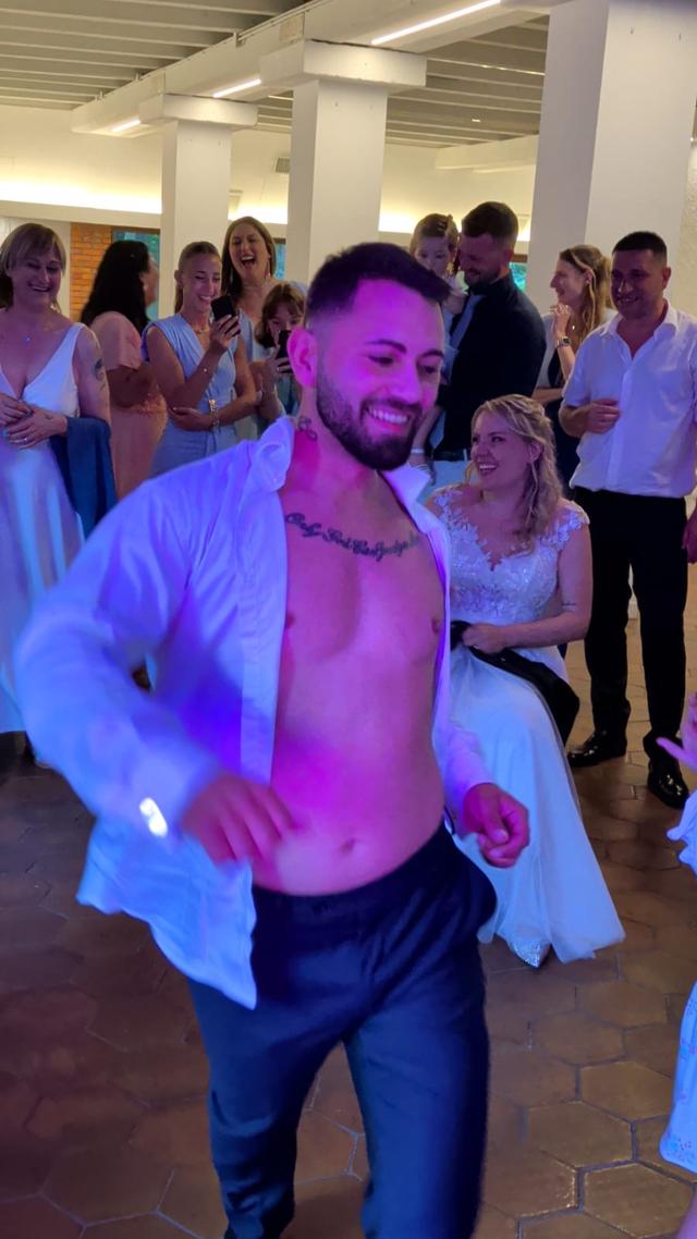 Jonni Performer - 2